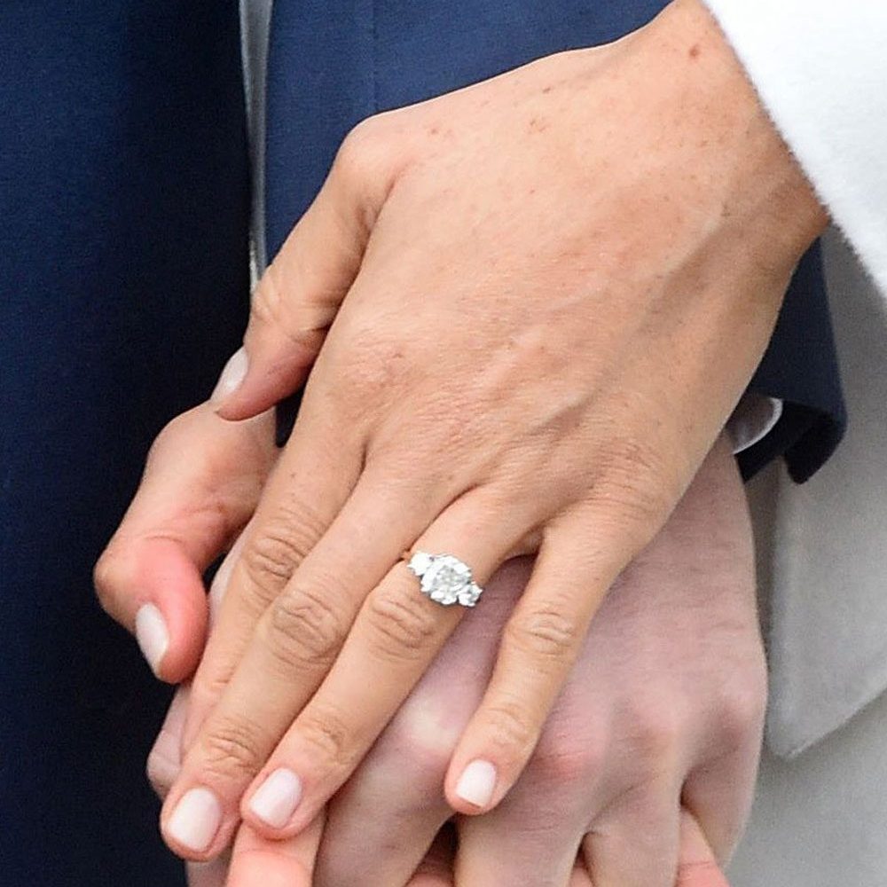 prins Harry friede til Megan Marple med en diamantring med en enorm midtersten fra Botswana