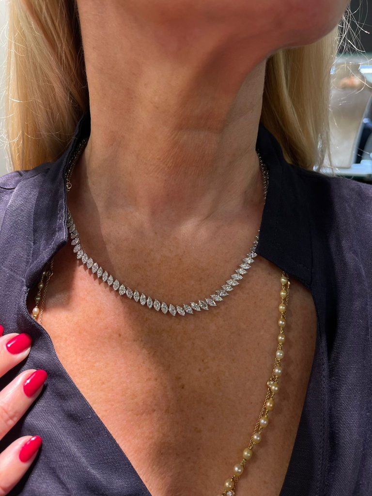 Necklace with doamonds